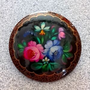 Vintage Russian hand-painted lacquer brooch. Floral Signed